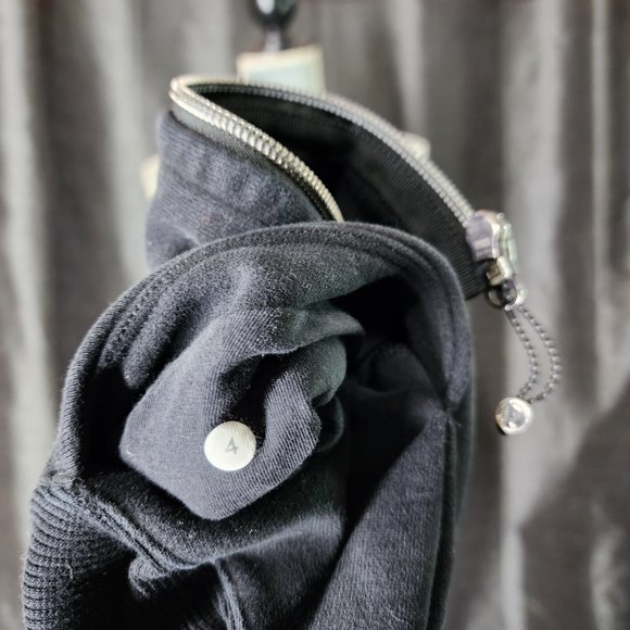 Lululemon Scuba Hoodie IV (4th Generation) in Black w/ Thumb Holes - Picture 6 of 6